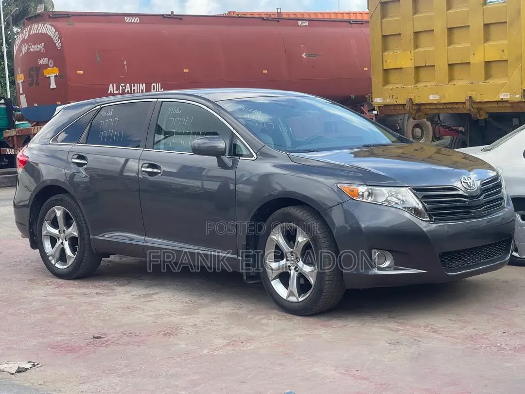 Toyota Venza V6 AWD 2010 Gray