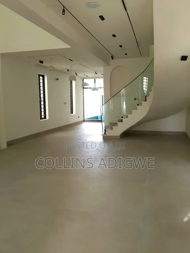 5bdrm Duplex in Lekki Phase 1 Lagos for sale