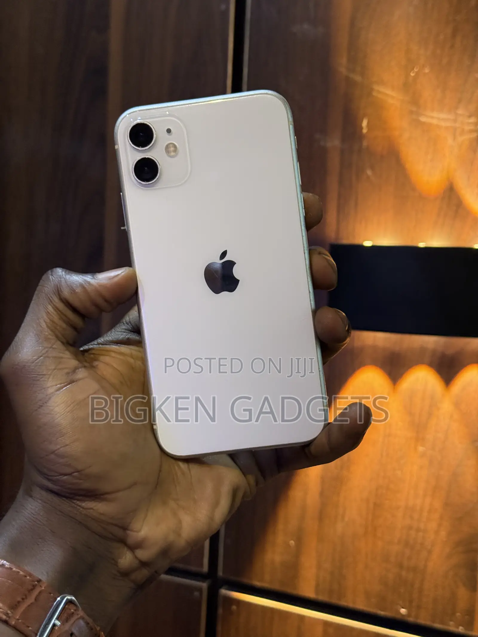 Apple iPhone 11 64 GB White
