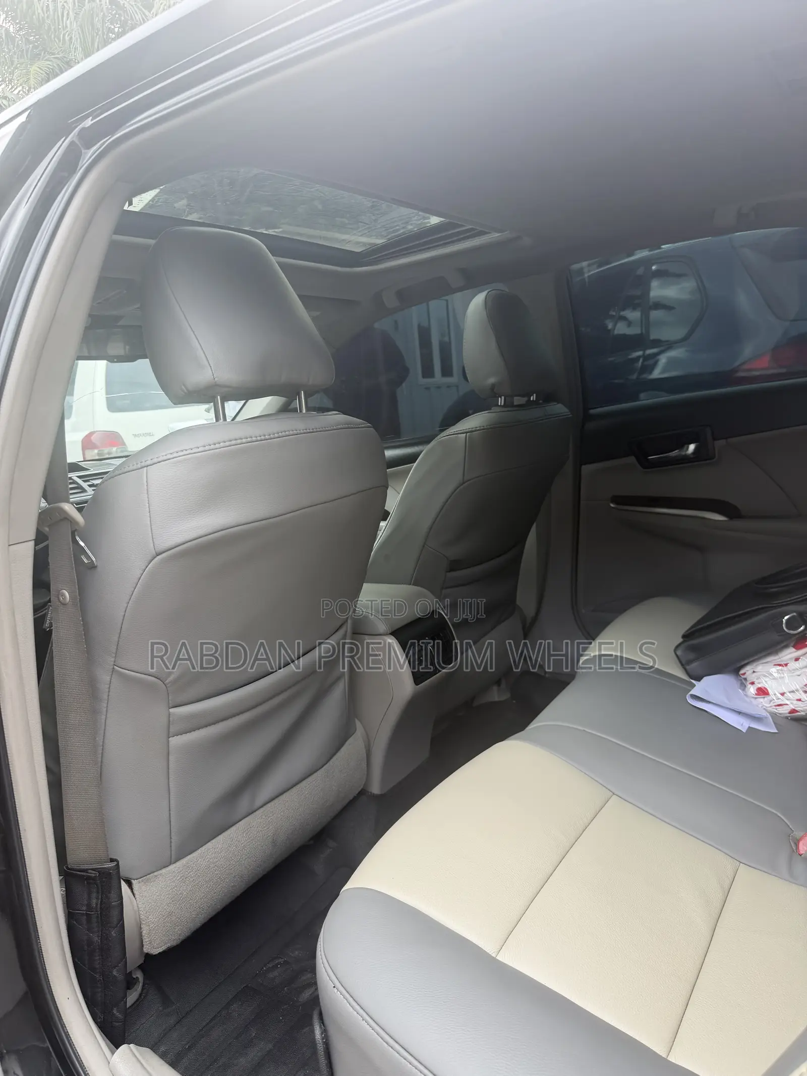 Toyota Camry XLE 4dr Sedan (3.5L 6cyl 6A) 2014 Gray