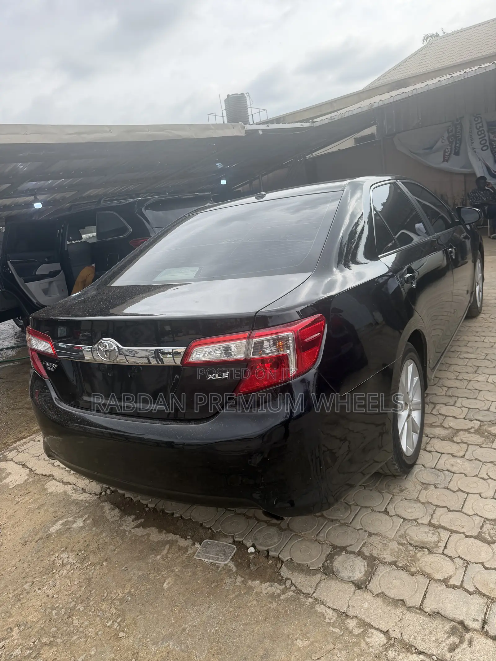 Toyota Camry XLE 4dr Sedan (3.5L 6cyl 6A) 2014 Gray
