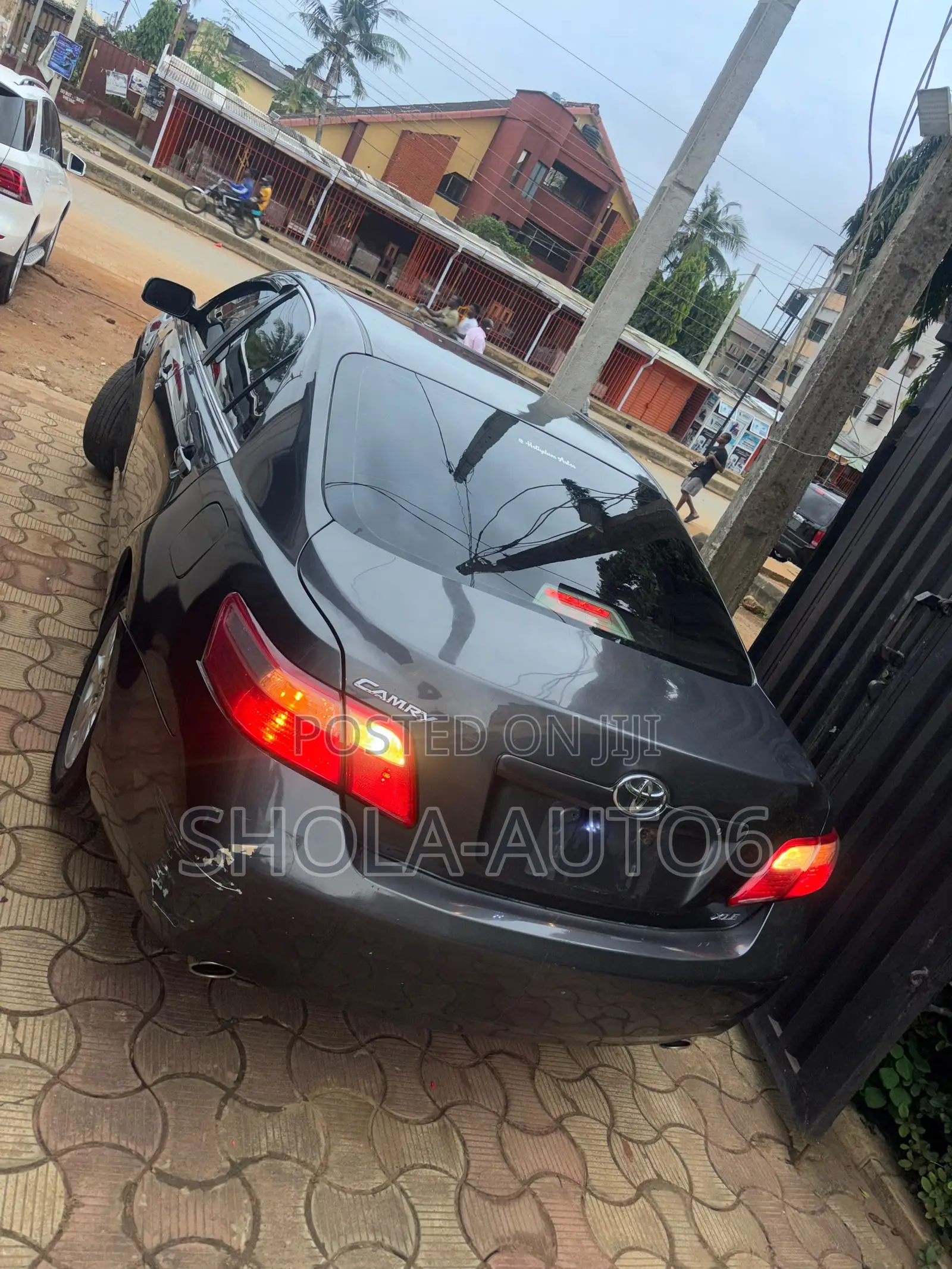 Toyota Camry XLE V6 4dr Sedan (3.5L 6cyl 6AM) 2009 Gray