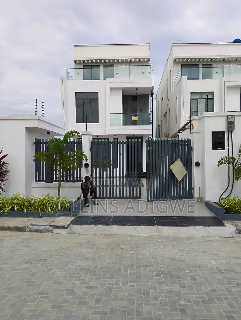 5bdrm Duplex in Lekki Phase 1 for sale