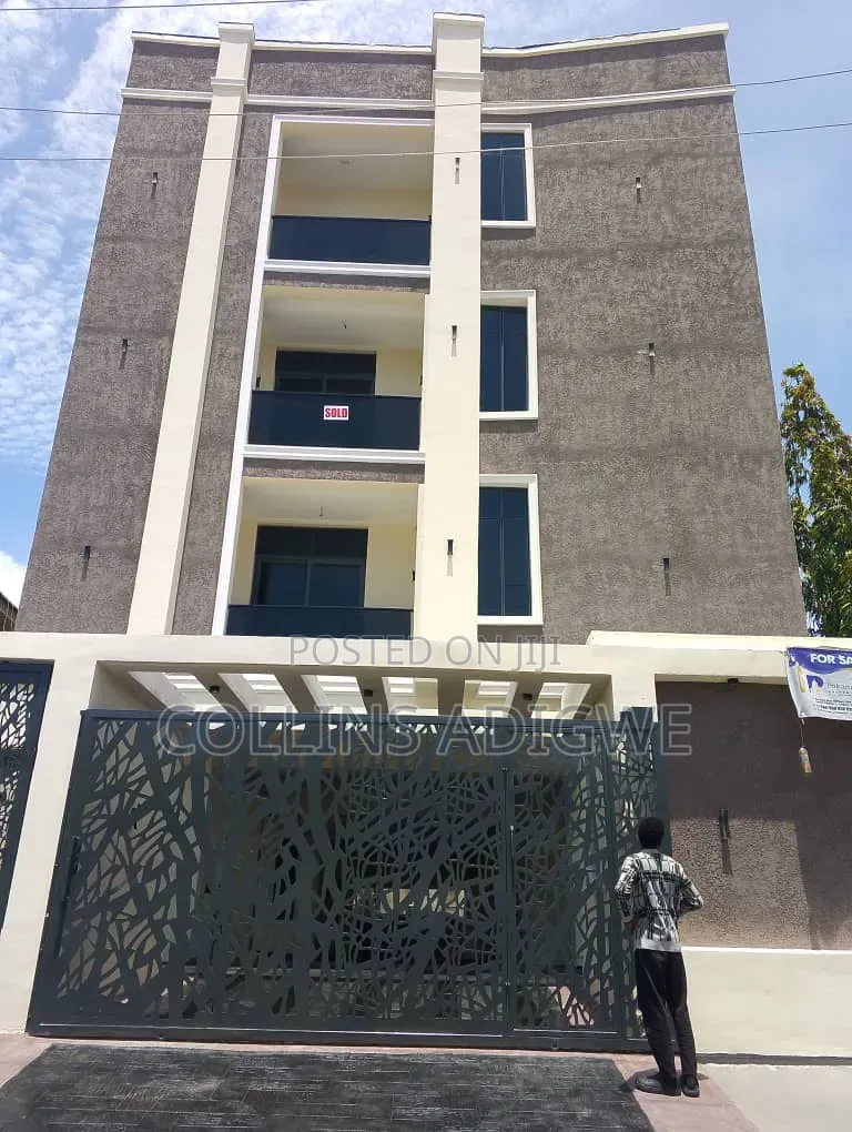 2bdrm Apartment in Main Lekki Phase 1 for sale