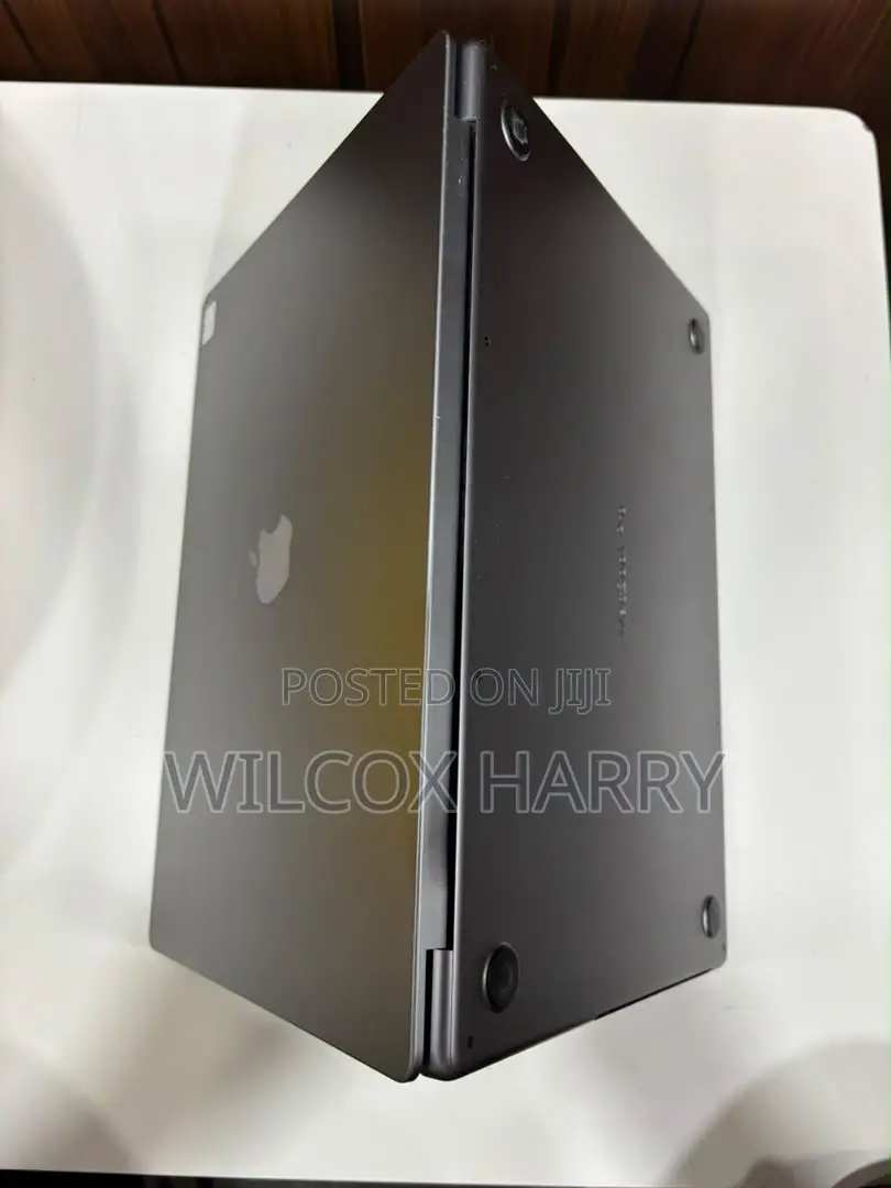 Laptop Apple MacBook Pro 2021 M1 Max 64GB Apple M1 Max SSD 4T
