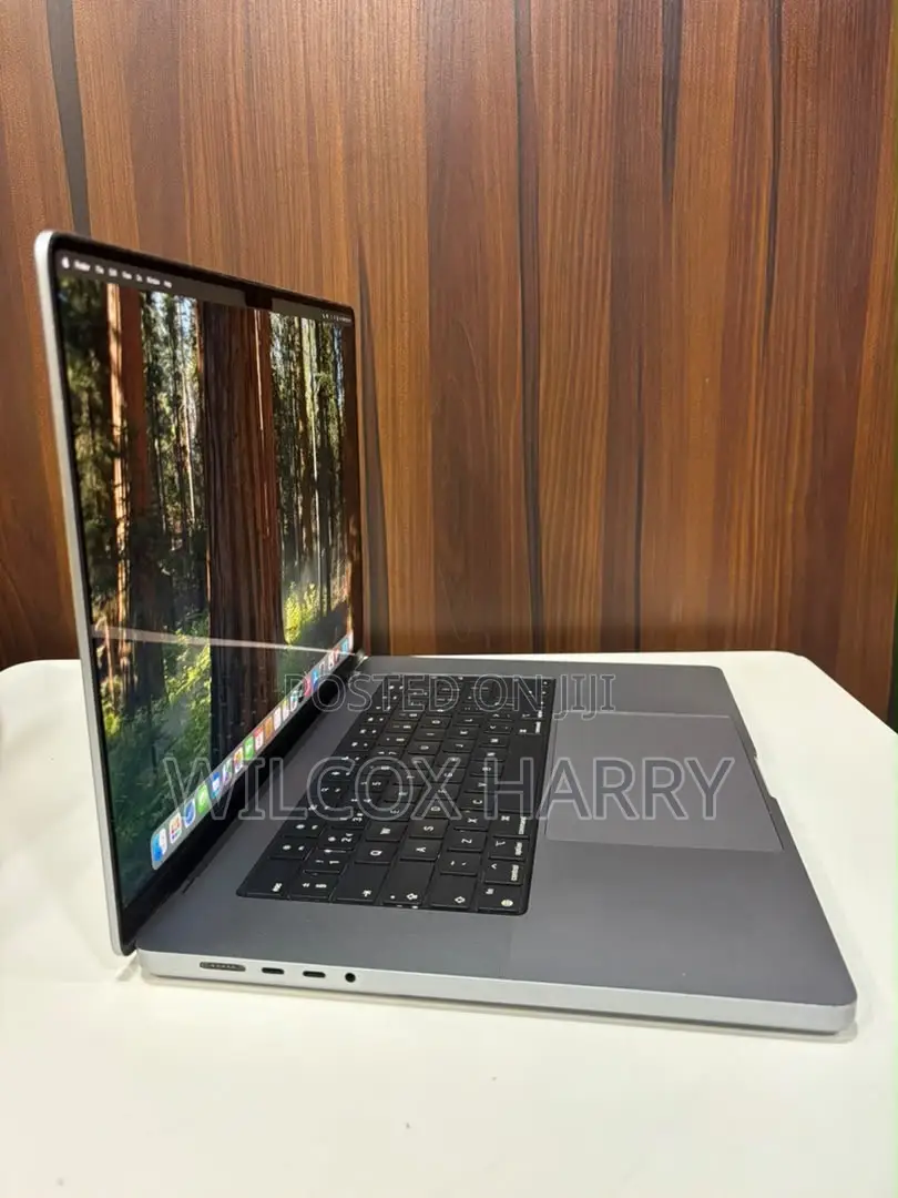 Laptop Apple MacBook Pro 2021 M1 Max 64GB Apple M1 Max SSD 4T