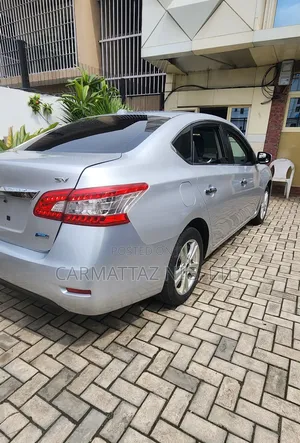 Nissan Sentra SV 4dr Sedan (1.8L 4cyl CVT) 2015 Silver