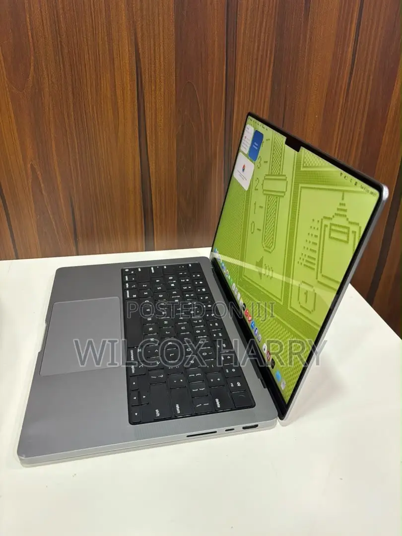 Laptop Apple MacBook Pro 2021 M1 16GB Apple M1 Pro SSD 512GB