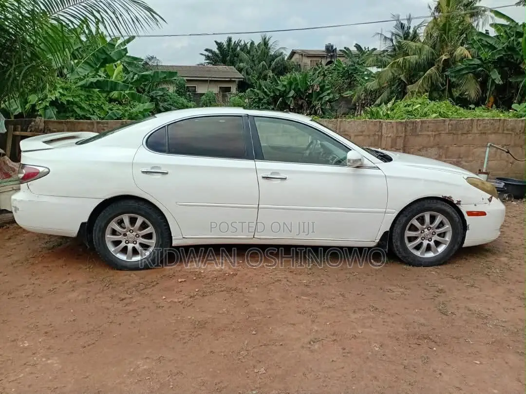 Lexus ES 330 Sedan 2004 White
