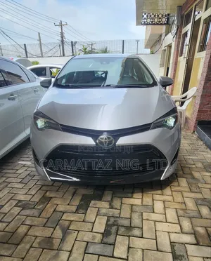 Toyota Corolla LE (1.8L 4cyl 2A) 2018 Silver