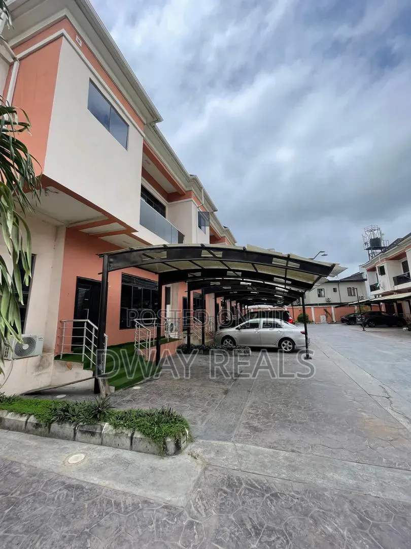 4bdrm Townhouse / Terrace in Ilasan for rent