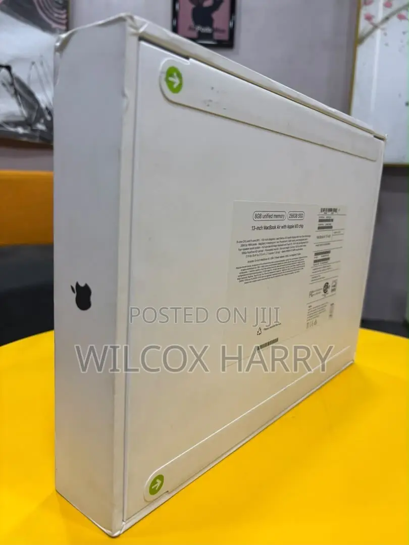 New Laptop Apple MacBook Air 2024 M3 8GB Apple M3 SSD 256GB