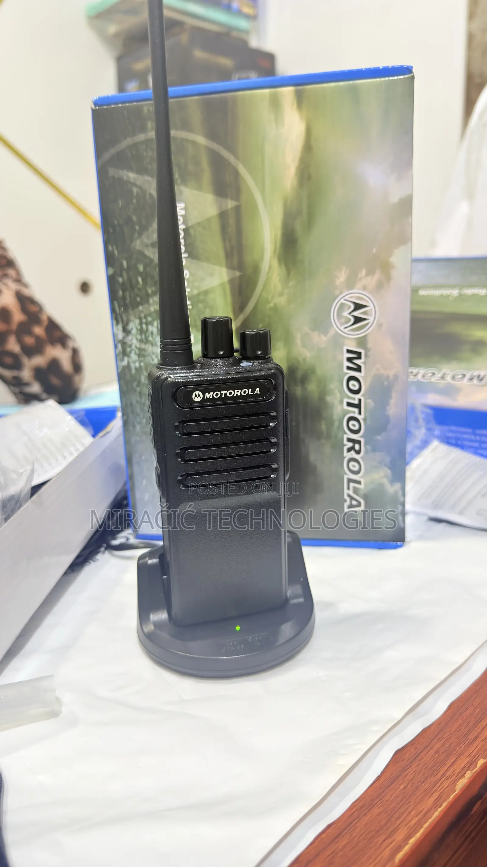 Motorola M9 Walkie Talkie Radio