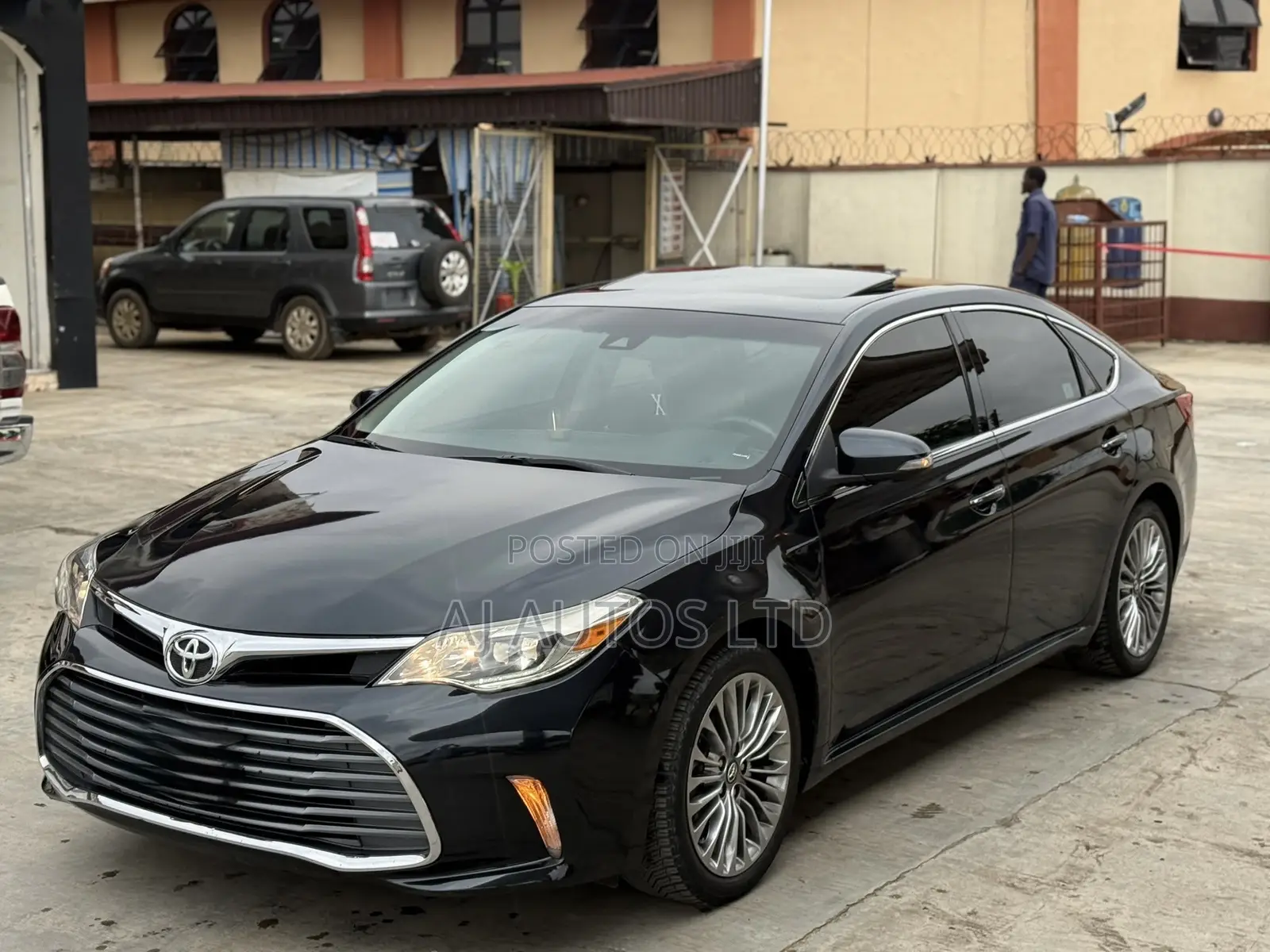 Toyota Avalon Limited Sedan FWD (3.5L 6cyl 6A) 2017 Black