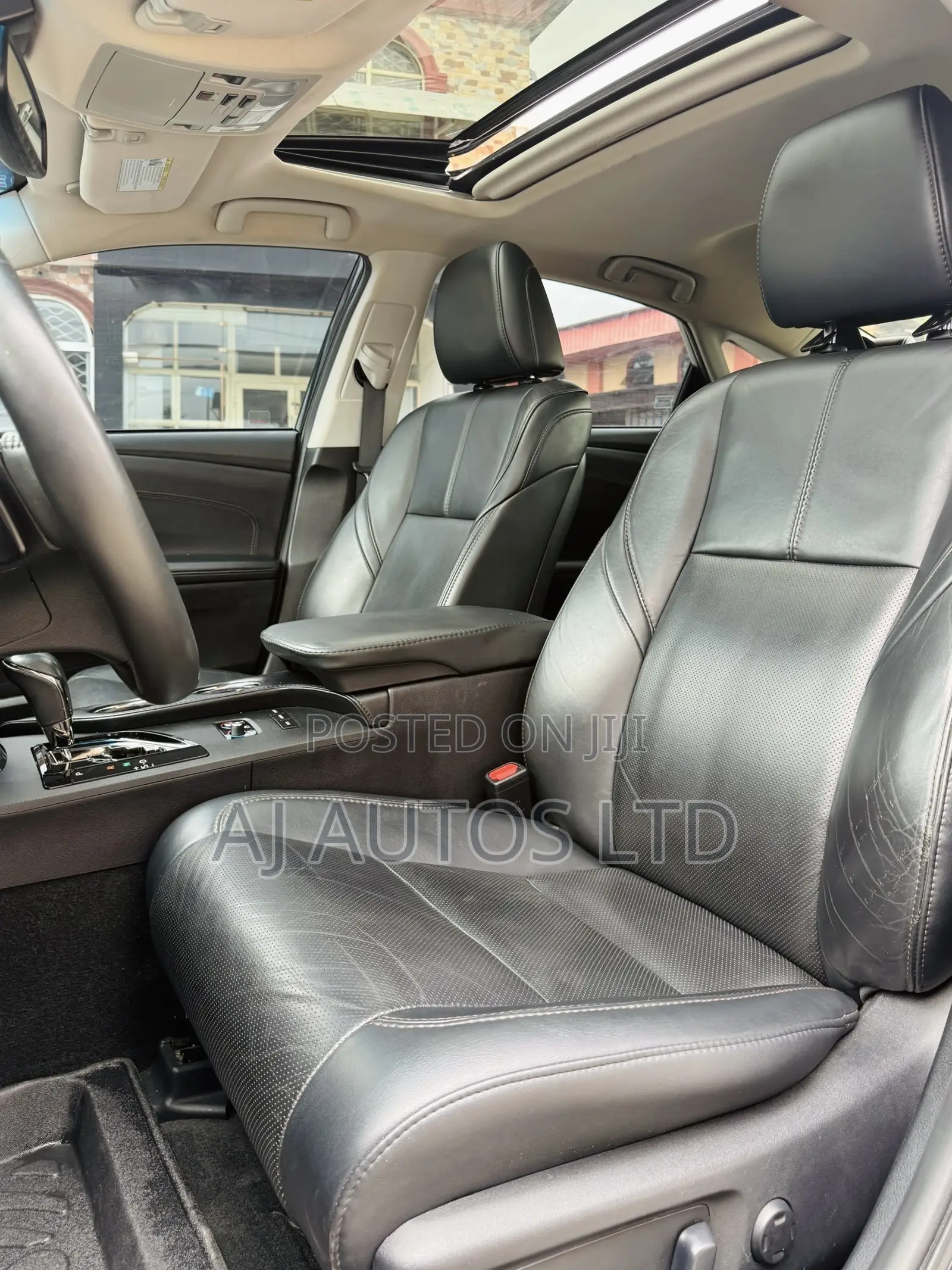 Toyota Avalon Limited Sedan FWD (3.5L 6cyl 6A) 2017 Black