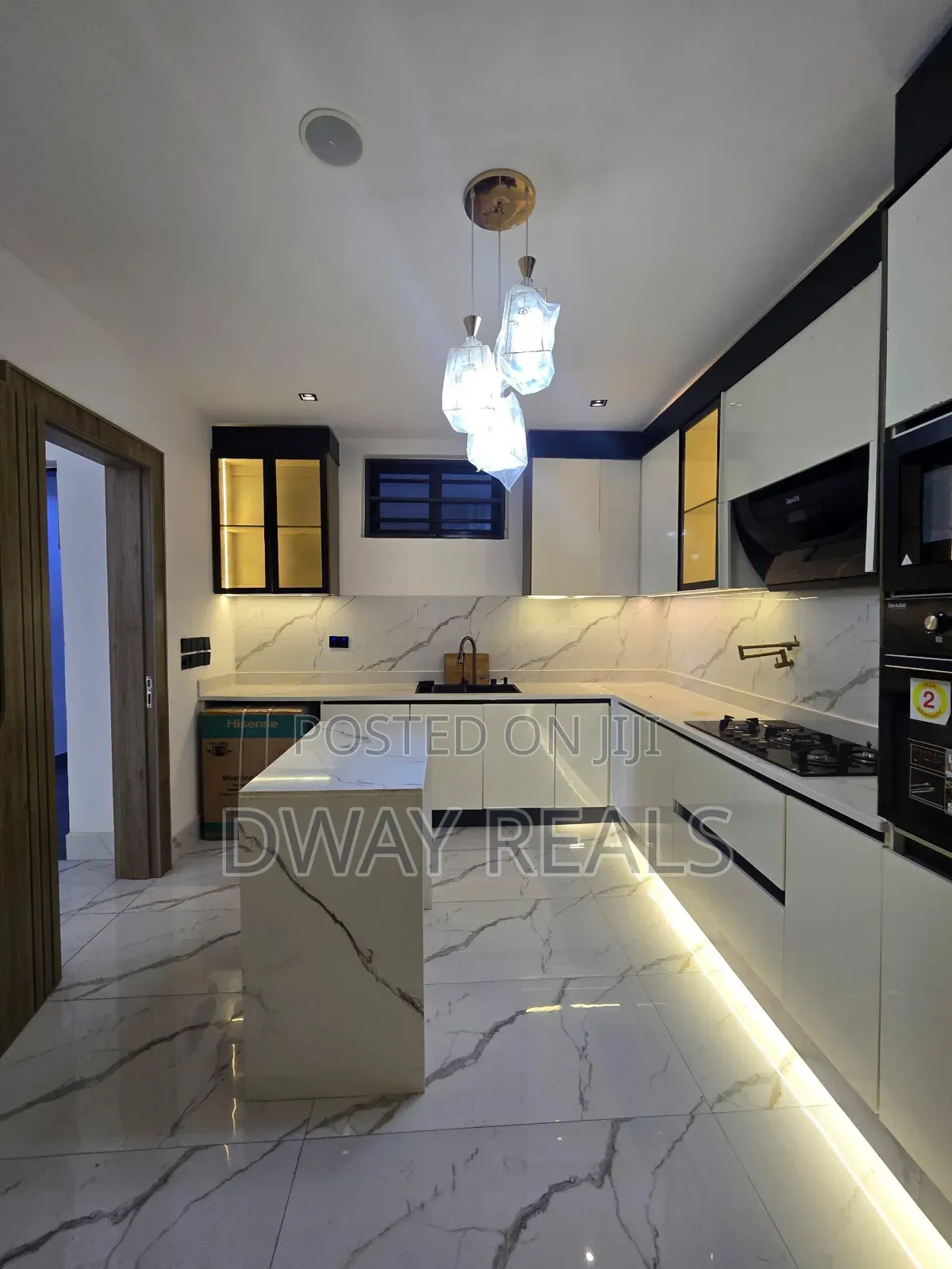 2bdrm Block of Flats in Lekki Phase 1 for sale