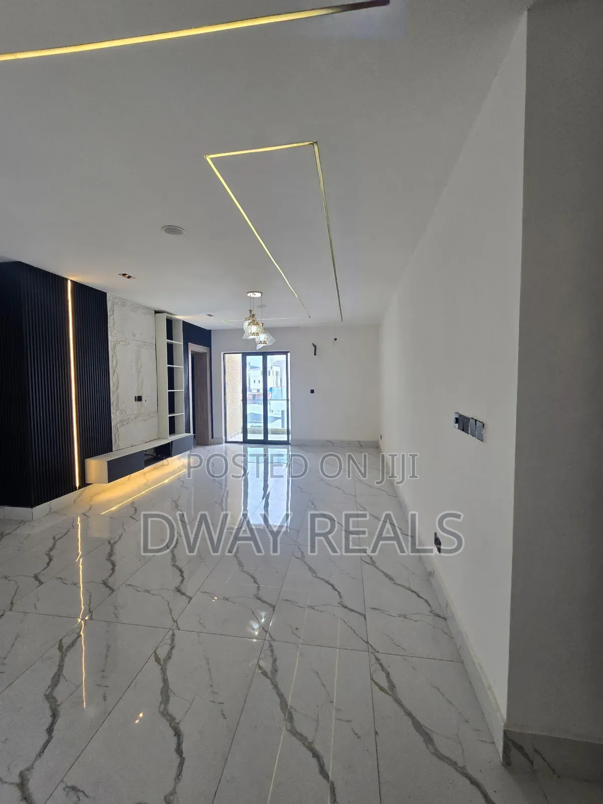 2bdrm Block of Flats in Lekki Phase 1 for sale