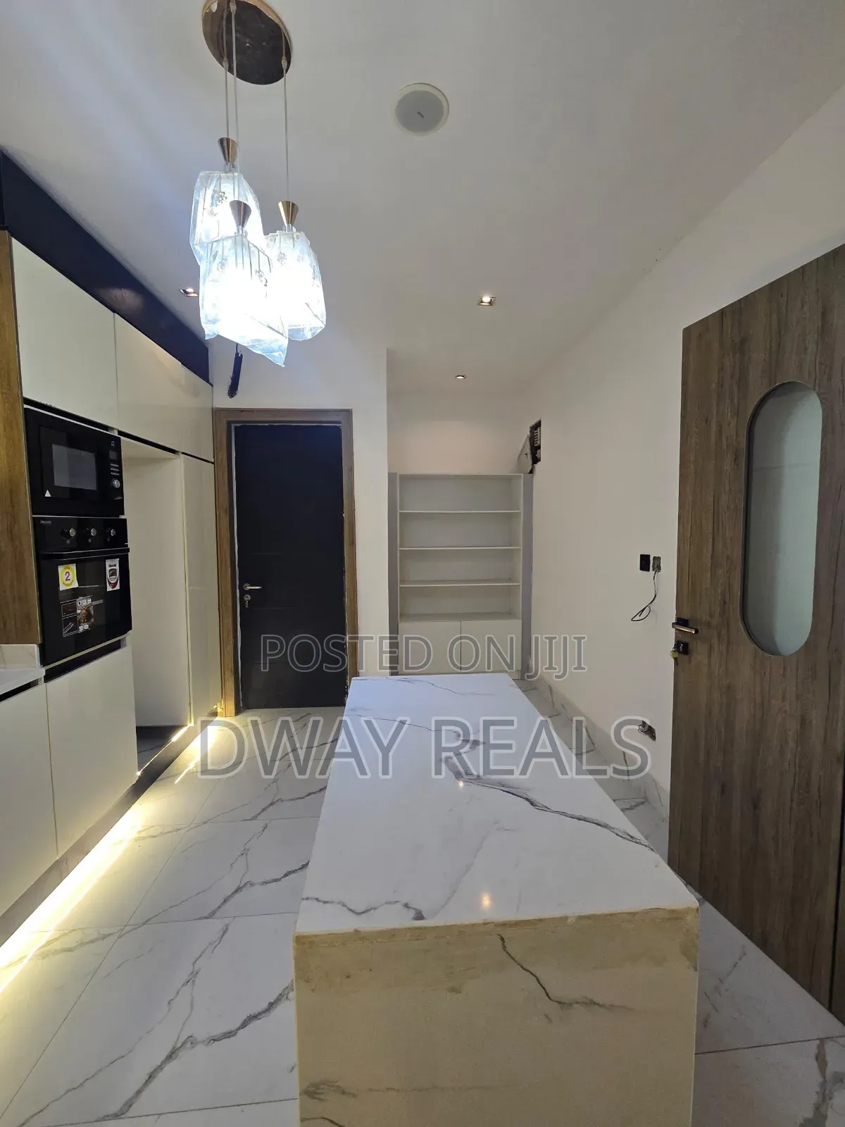 2bdrm Block of Flats in Lekki Phase 1 for sale