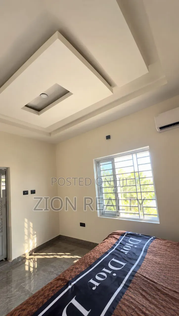 3bdrm Apartment in Royal Garden Estate, Lakowe for rent