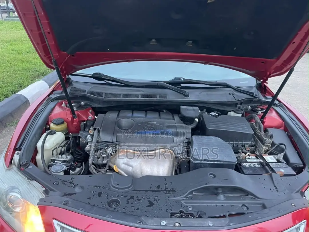 Toyota Camry SE 4dr Sedan (2.5L 4cyl 6A) 2011 Red