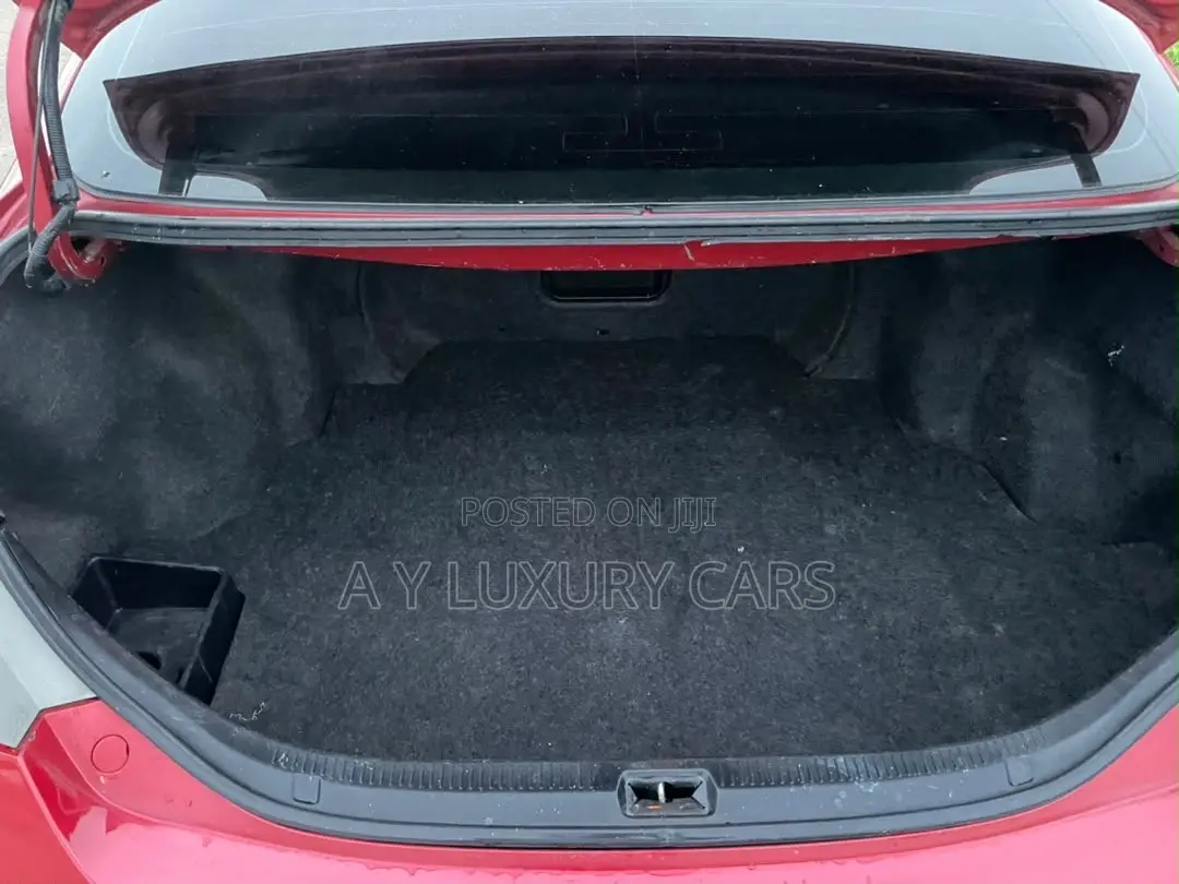 Toyota Camry SE 4dr Sedan (2.5L 4cyl 6A) 2011 Red