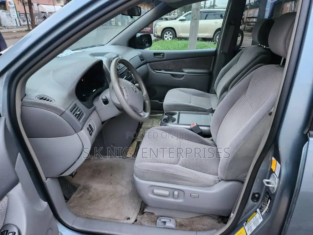 Toyota Sienna LE FWD 2006 Silver