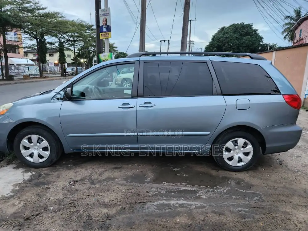 Toyota Sienna LE FWD 2006 Silver