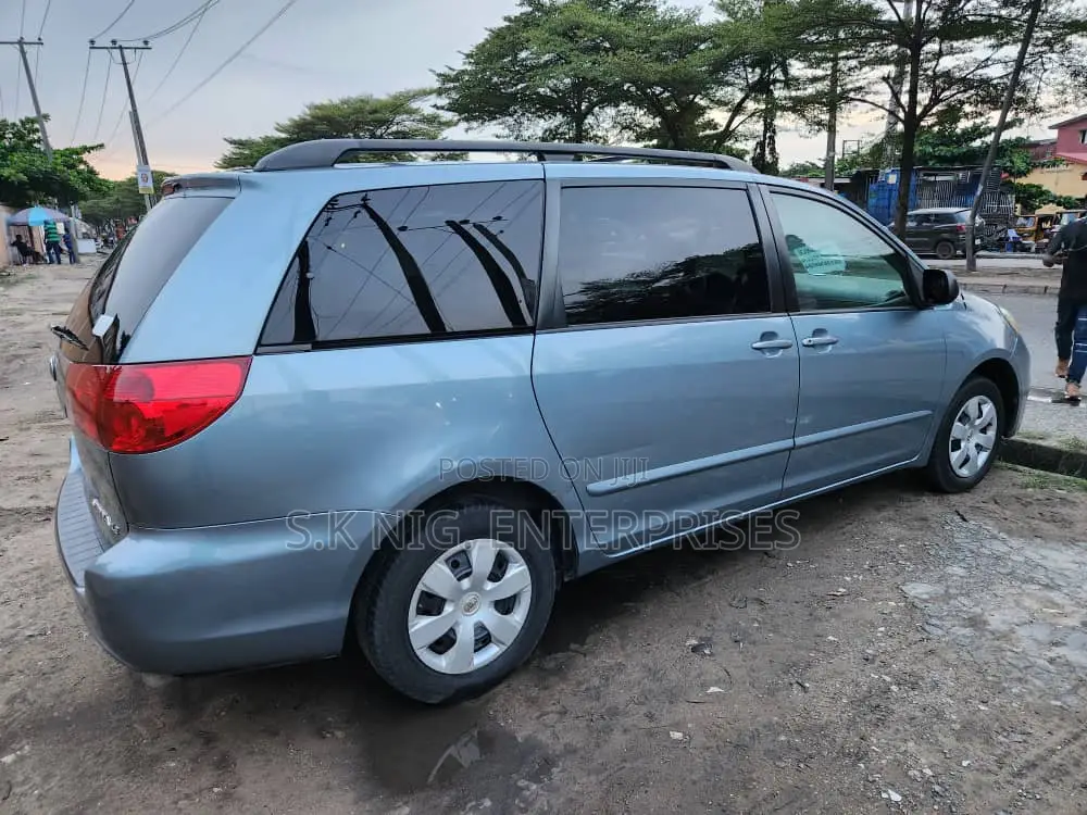Toyota Sienna LE FWD 2006 Silver