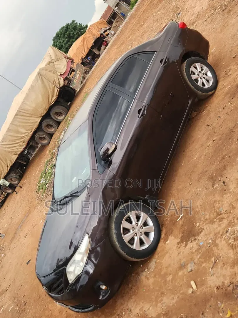 Toyota Corolla 2010 Gray