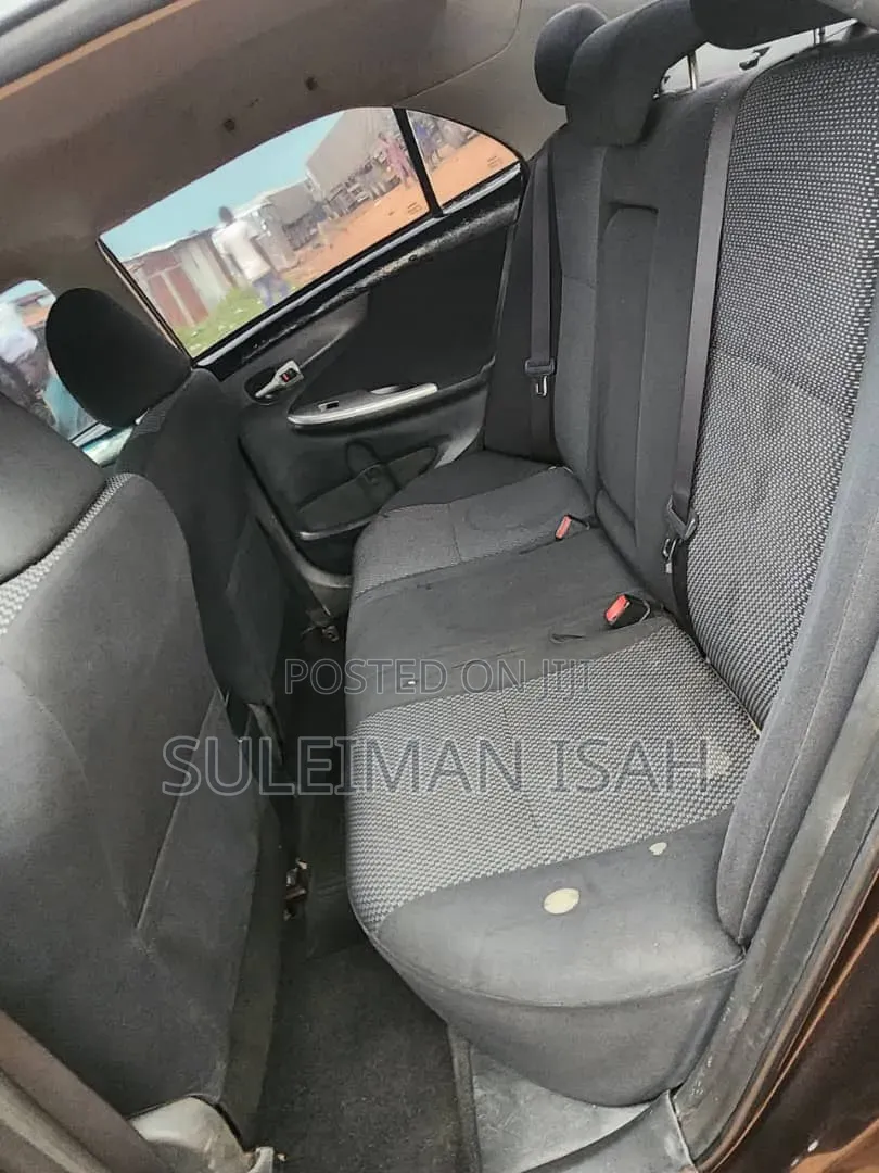 Toyota Corolla 2010 Gray