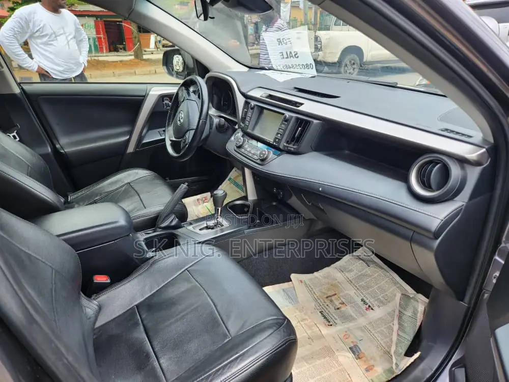 Toyota RAV4 Limited AWD (2.5L 4cyl 6A) 2017 Gray