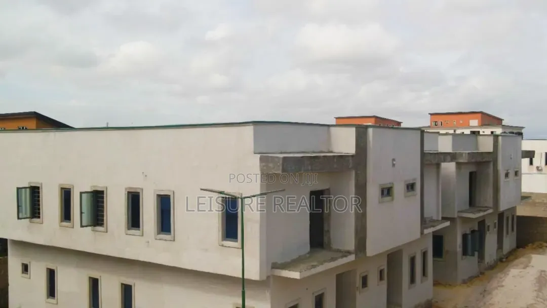 4bdrm Duplex in Urban, Sangotedo for sale