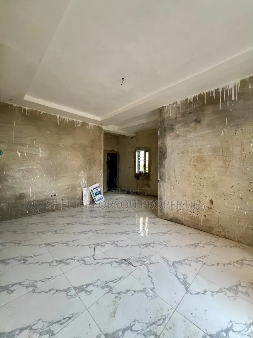 4bdrm House in Off Lekki-Epe Expressway for sale