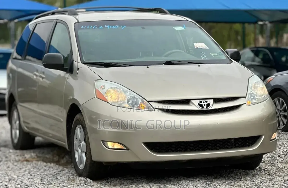 Toyota Sienna 2007 Gold