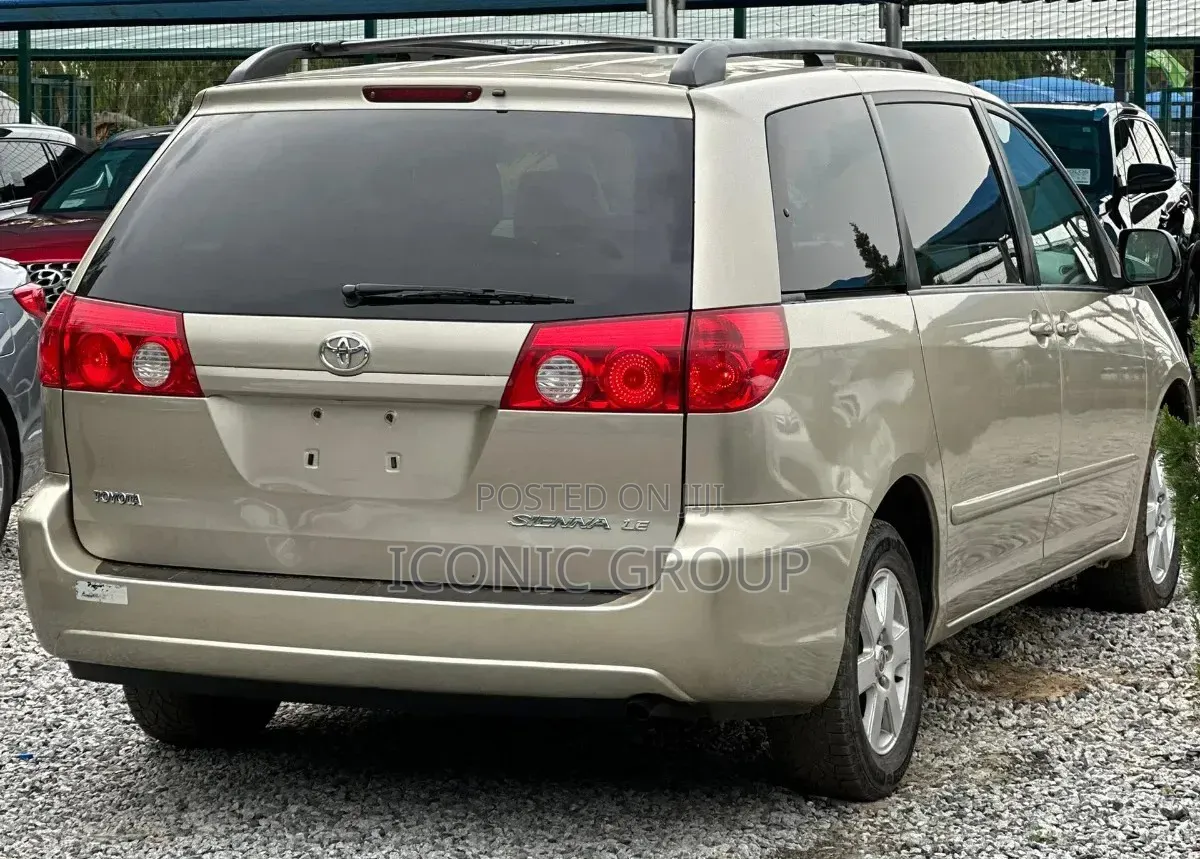 Toyota Sienna 2007 Gold