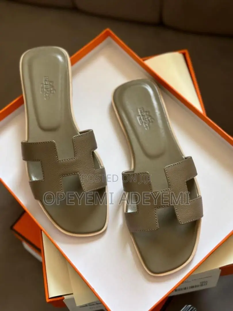 Maroon Hermes Slippers