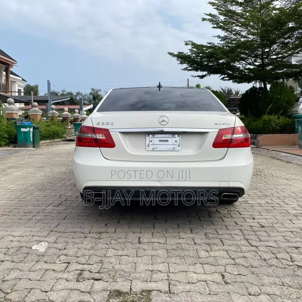 Mercedes-Benz E350 Base 4Matic Sedan AWD (3.5L 6cyl 7A) 2011 White