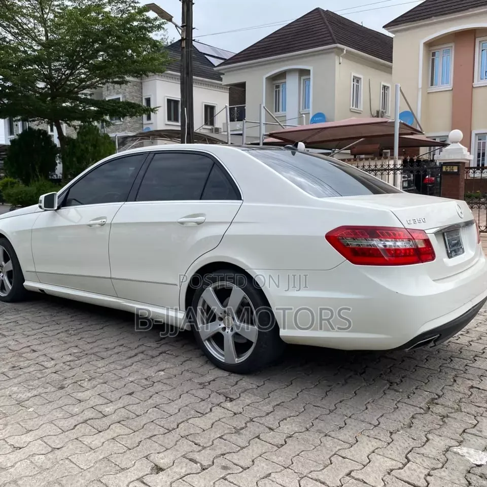 Mercedes-Benz E350 Base 4Matic Sedan AWD (3.5L 6cyl 7A) 2011 White