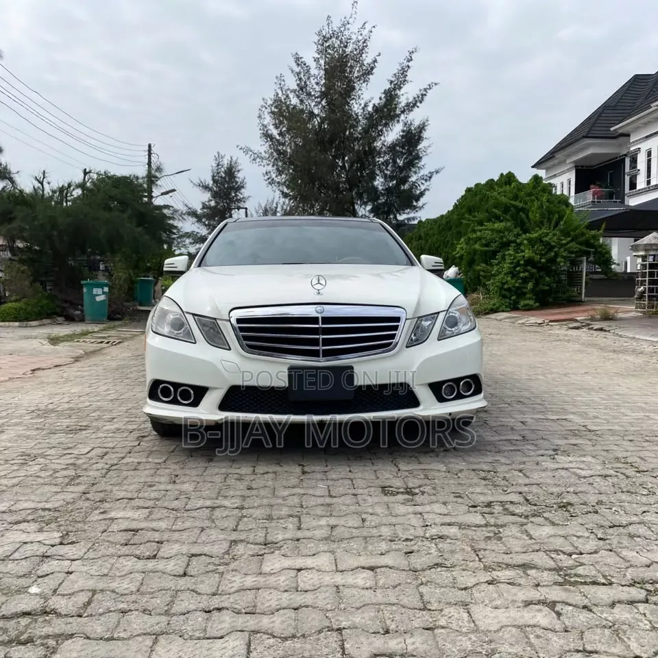 Mercedes-Benz E350 Base 4Matic Sedan AWD (3.5L 6cyl 7A) 2011 White