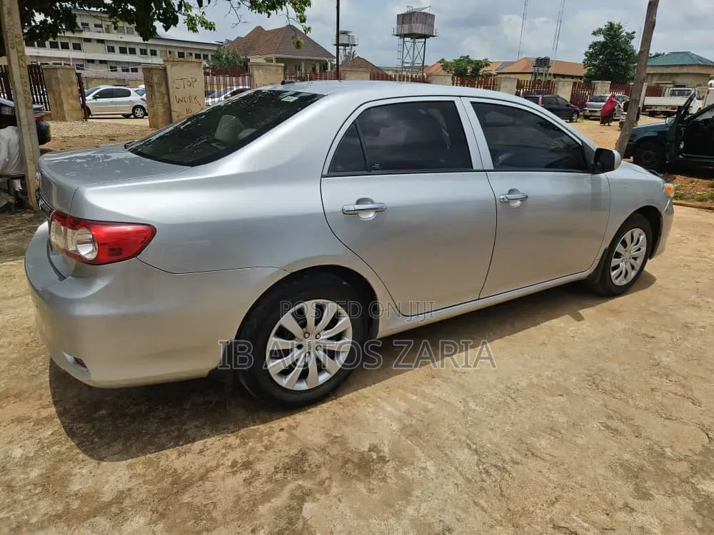 Toyota Corolla 2013 Silver