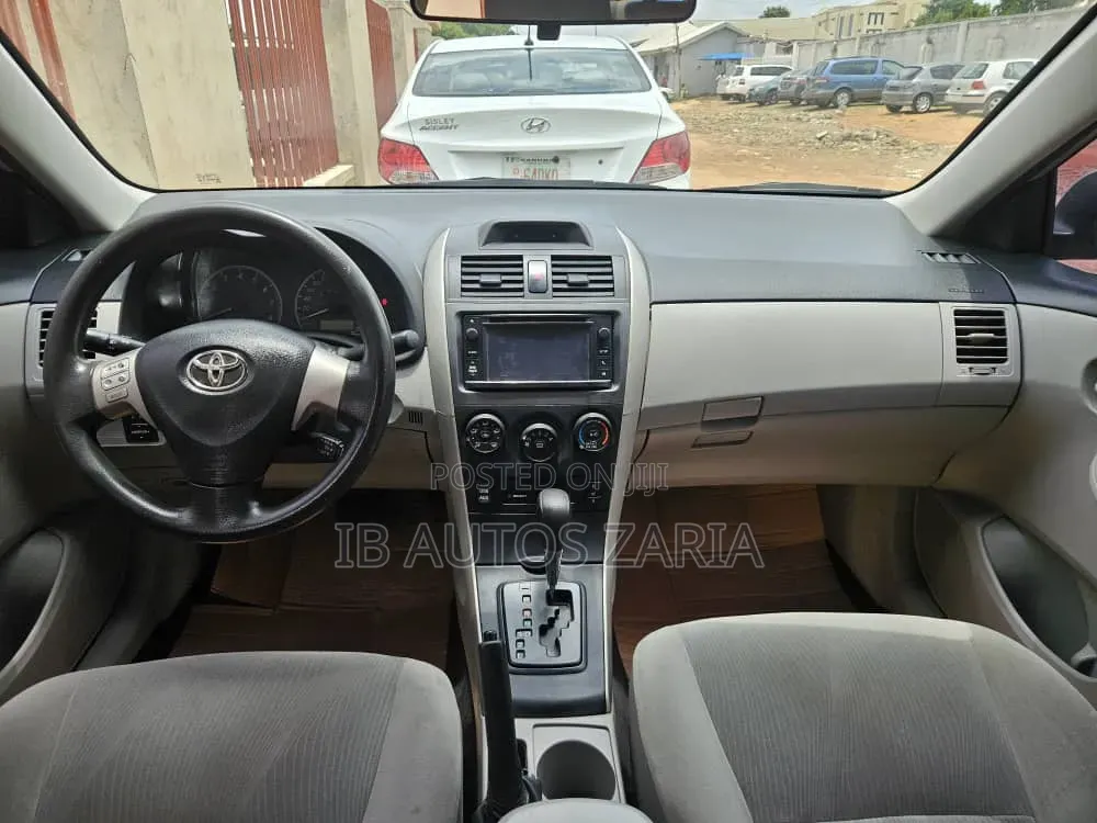 Toyota Corolla 2013 Silver