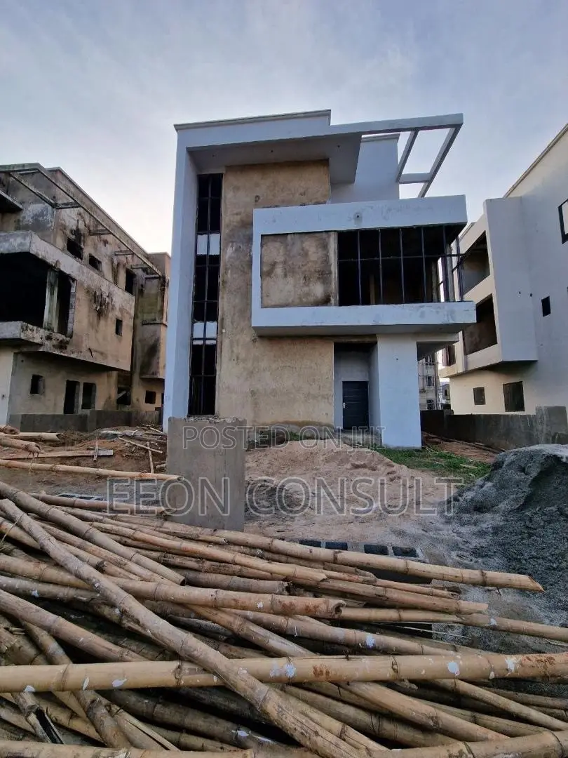 5bdrm Duplex in Maralago Golf City, Gwarinpa for sale