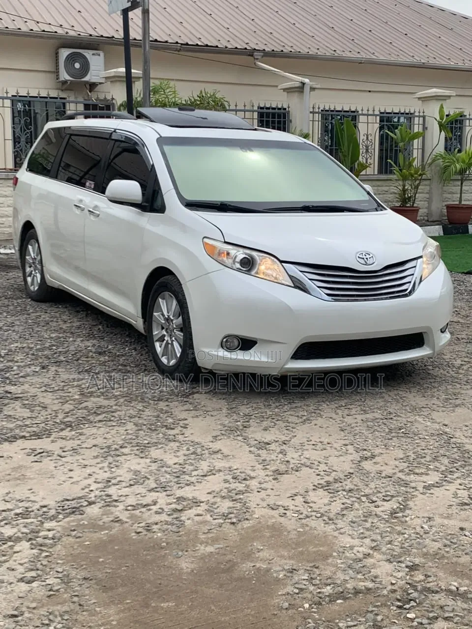 Toyota Sienna Limited 7 Passenger 2011 White