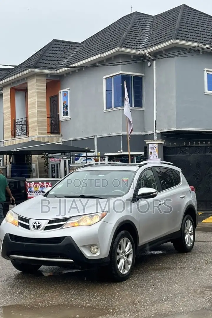 Toyota RAV4 Limited 4dr SUV AWD (2.5L 4cyl 6A) 2014 Silver