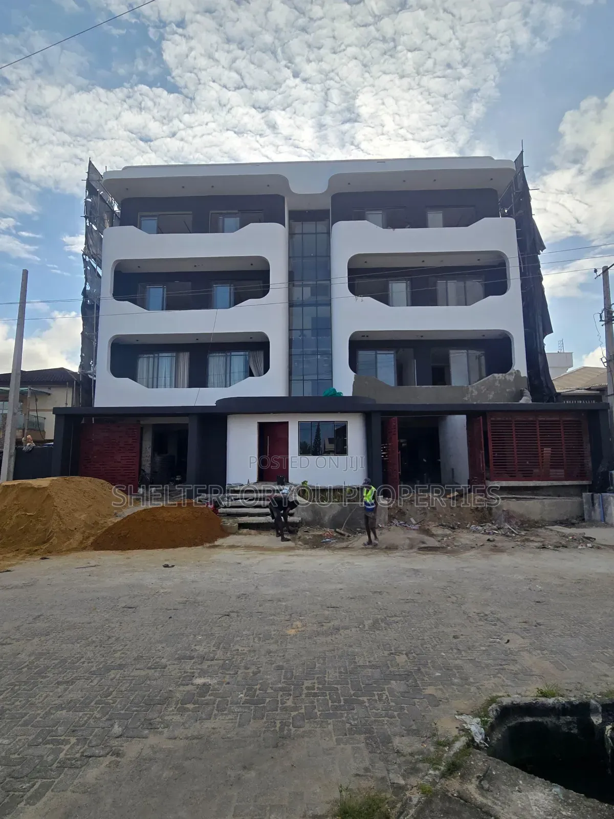 2bdrm Apartment in Lekki Phase 1 for sale