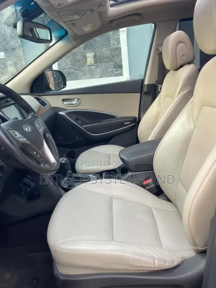 Hyundai Santa Fe Limited 4dr SUV AWD (3.3L 6cyl 6A) 2015 Brown