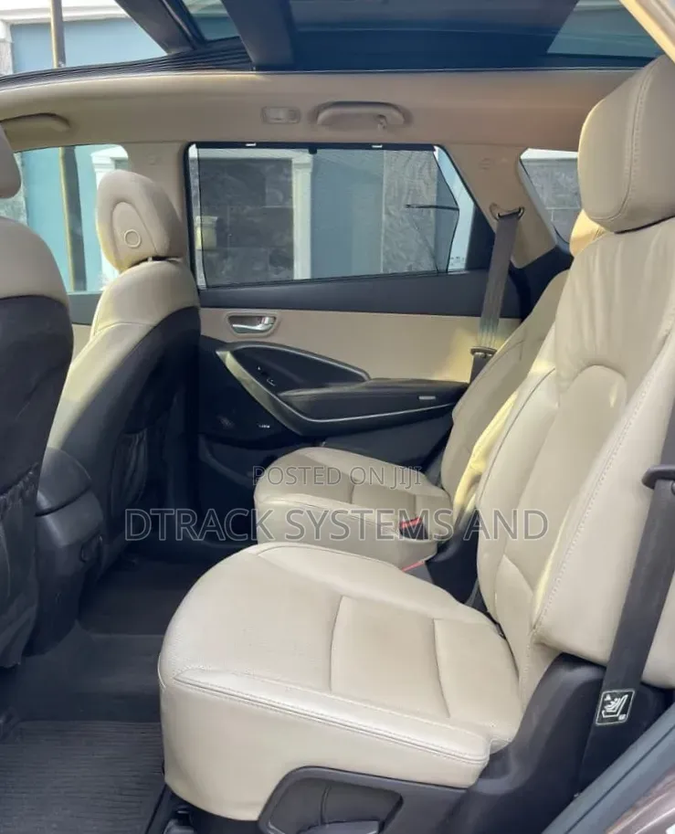 Hyundai Santa Fe Limited 4dr SUV AWD (3.3L 6cyl 6A) 2015 Brown
