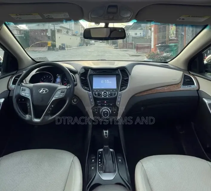 Hyundai Santa Fe Limited 4dr SUV AWD (3.3L 6cyl 6A) 2015 Brown