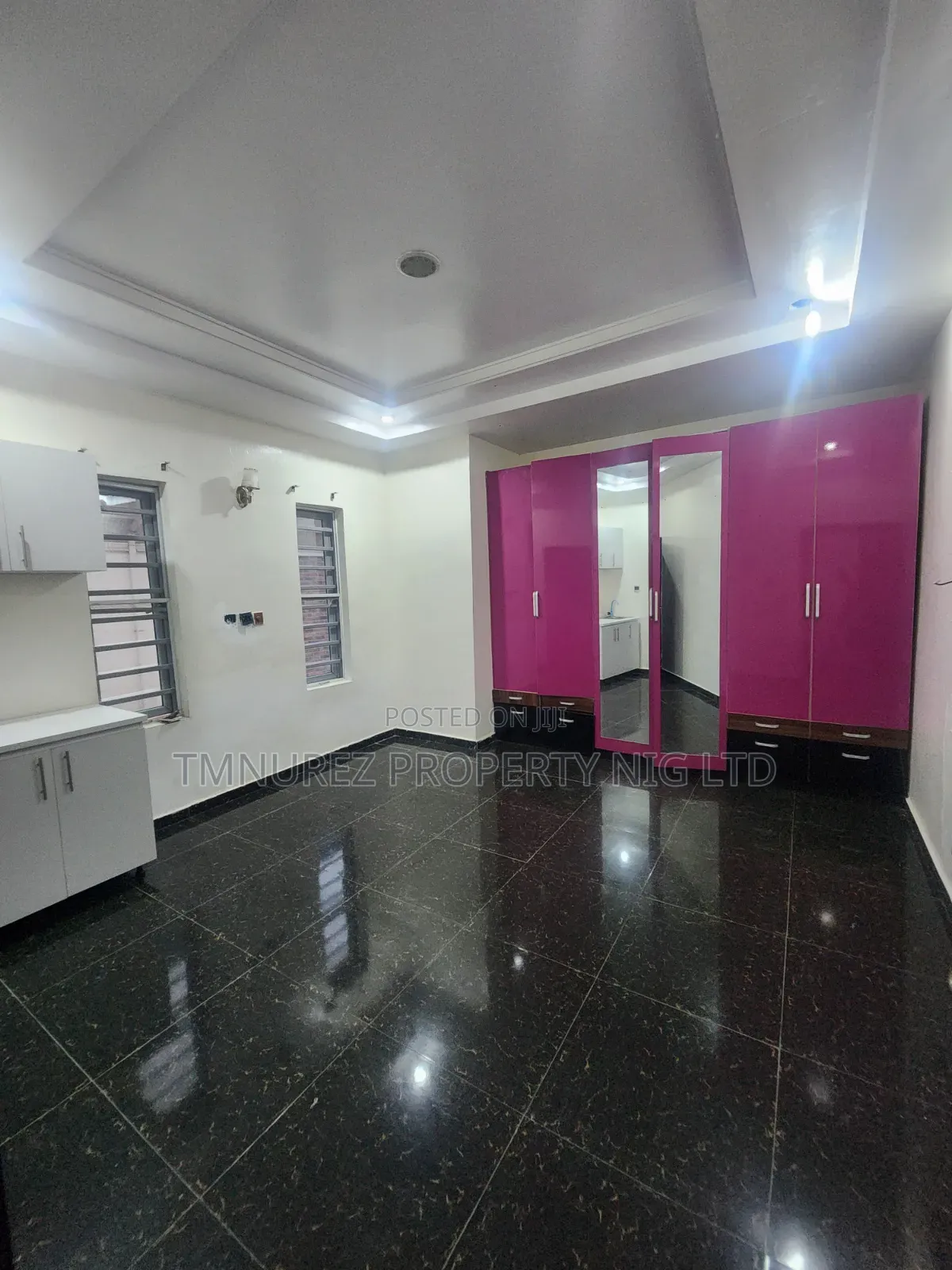 Studio Apartment in Chevron for rent
