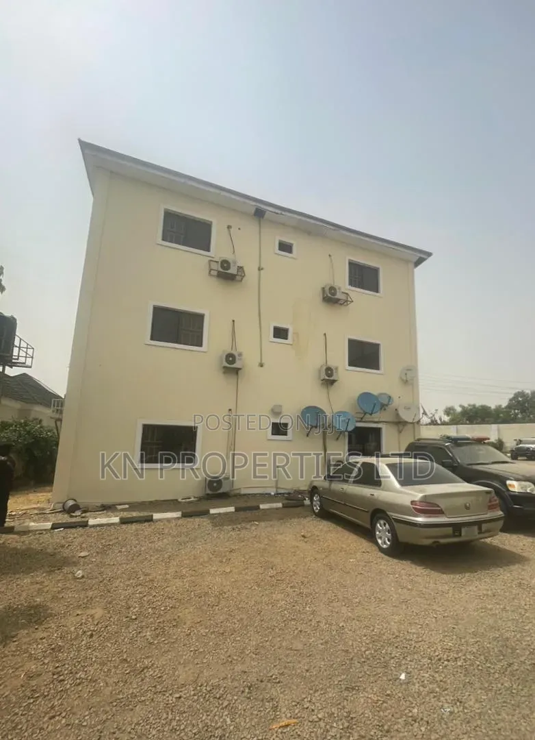 2bdrm Block of Flats in Wuse 2 for rent